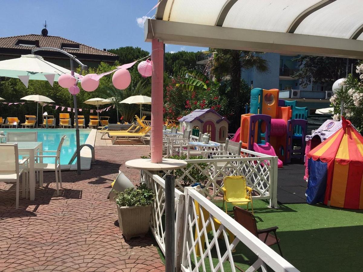 Hotel Tre Rose Riccione Ngoại thất bức ảnh
