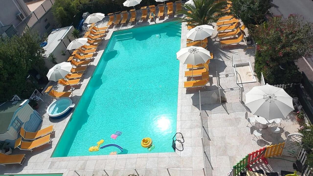 Hotel Tre Rose Riccione Ngoại thất bức ảnh