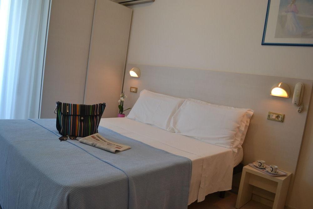 Hotel Tre Rose Riccione Ngoại thất bức ảnh
