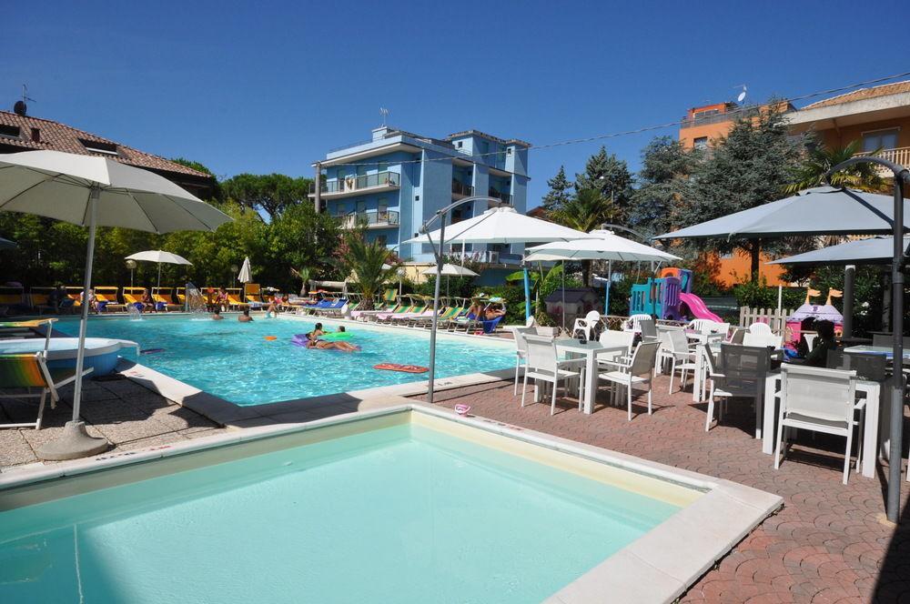 Hotel Tre Rose Riccione Ngoại thất bức ảnh