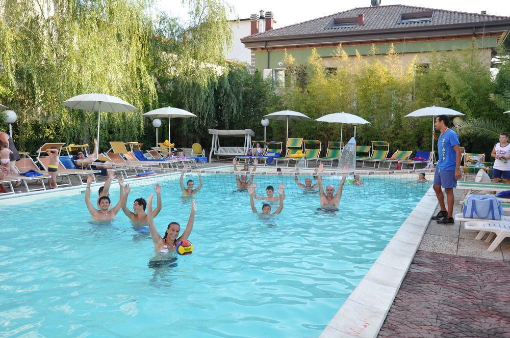 Hotel Tre Rose Riccione Ngoại thất bức ảnh